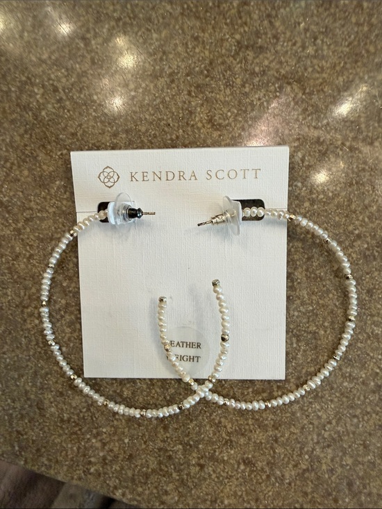 Kendra Scott Jewelry - Kendra Scott Small Pearl Beaded Hoop Earrings - White